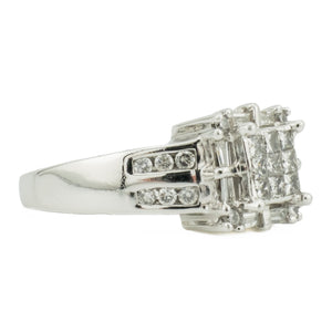 0.80ctw Diamond Cluster Engagement Ring in 14K White Gold -Size 7