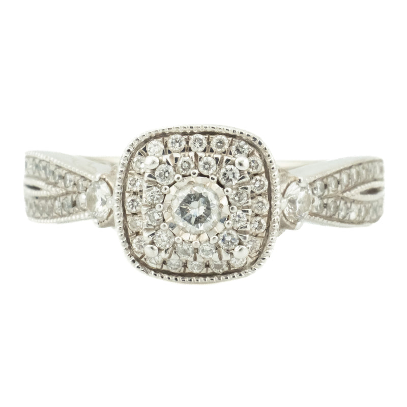 0.53ctw Round Diamond Halo Ring in 14K White Gold - Size 7