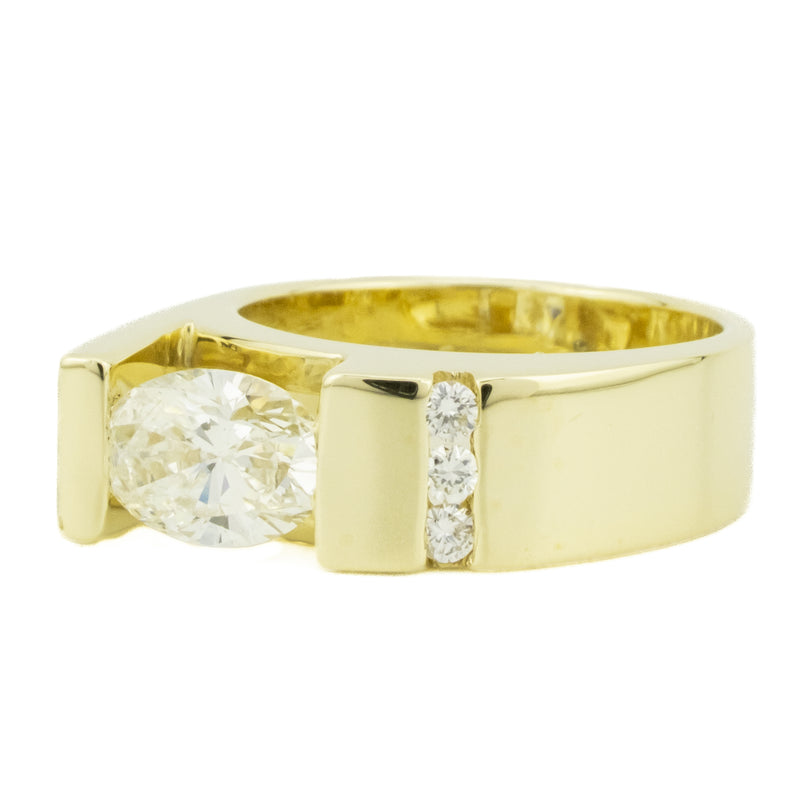 1.25ctw I/SI2 Oval Diamond with Diamond Accents Fashion Ring in 14K Yellow Gold