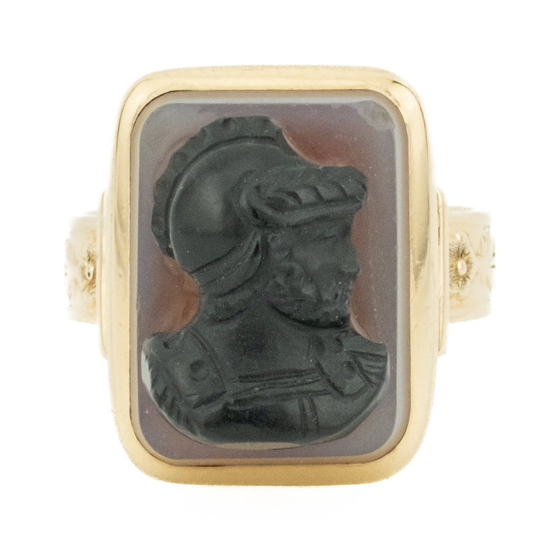 Vintage Handcarved Onyx w/ Carnelian Base Solitaire Gemstone Ring in 18K Yellow Gold- Size 6.75