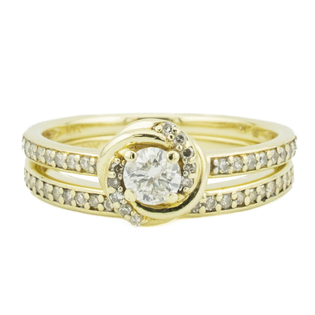 0.23ctw Round Brilliant Diamond & Diamond Accented Bridal Set in 10K Yellow Gold - Size 5.75