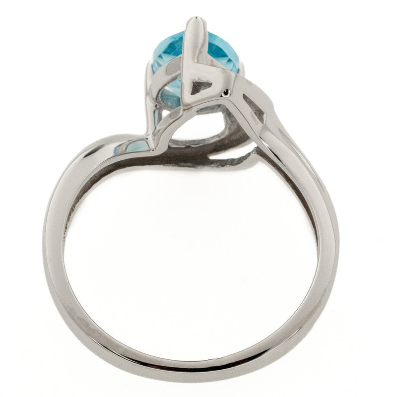 1.65ctw Blue Topaz with Diamond Accents Ring in 14K White Gold - Size 6.75