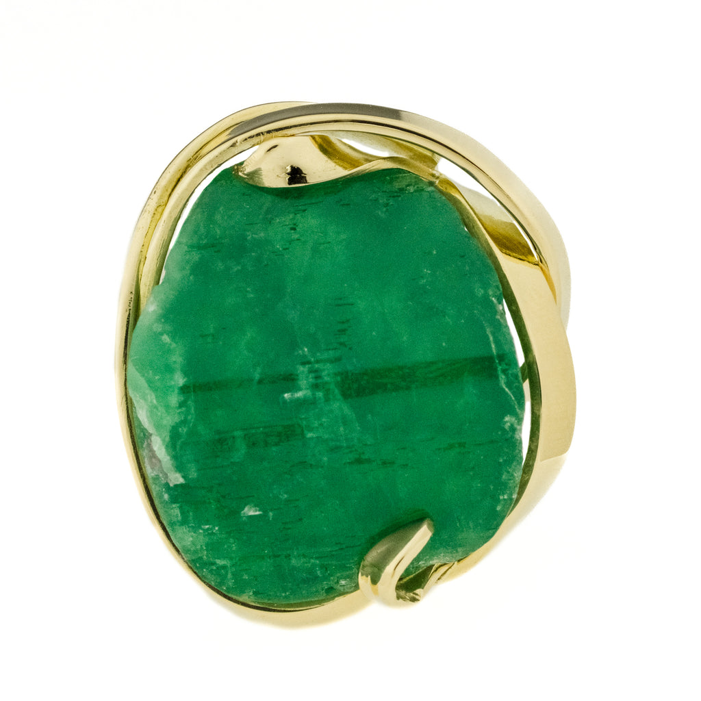Uncut Emerald Ladies Ring in 18 Yellow Gold - Size 8