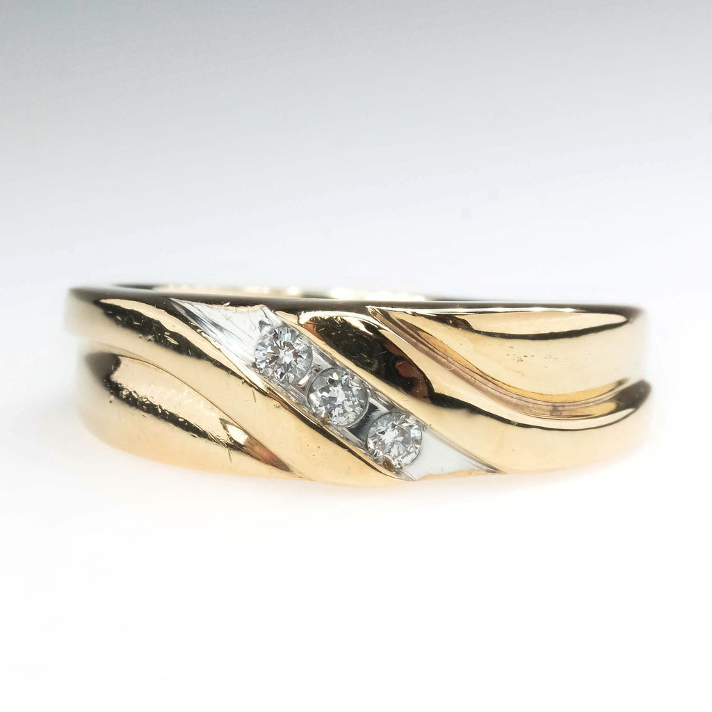 Round Diamond Diagonal Men's Wedding Band Ring in 10K Yellow Gold