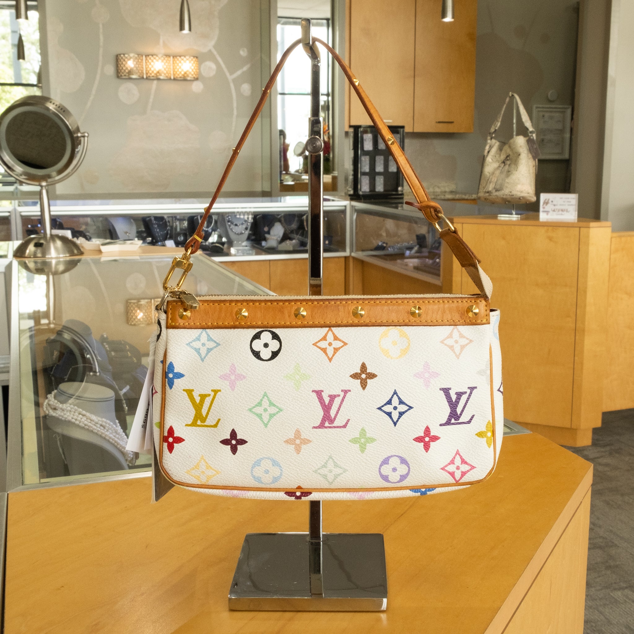 【付属品】LOUIS VUITTON モノグラム ヴェルニ 説明書・タグセット Vintage Louis Vuitton White Multi Pochette Version 2 - 2003 – Oaks