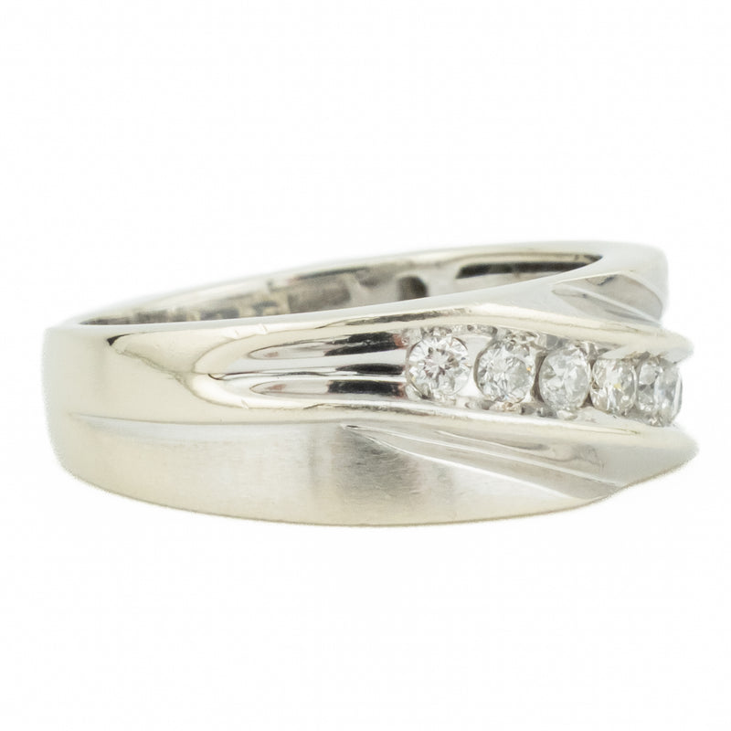 0.21ctw Gent's Diamond Accented Wedding Band in 10K White Gold - Size 7