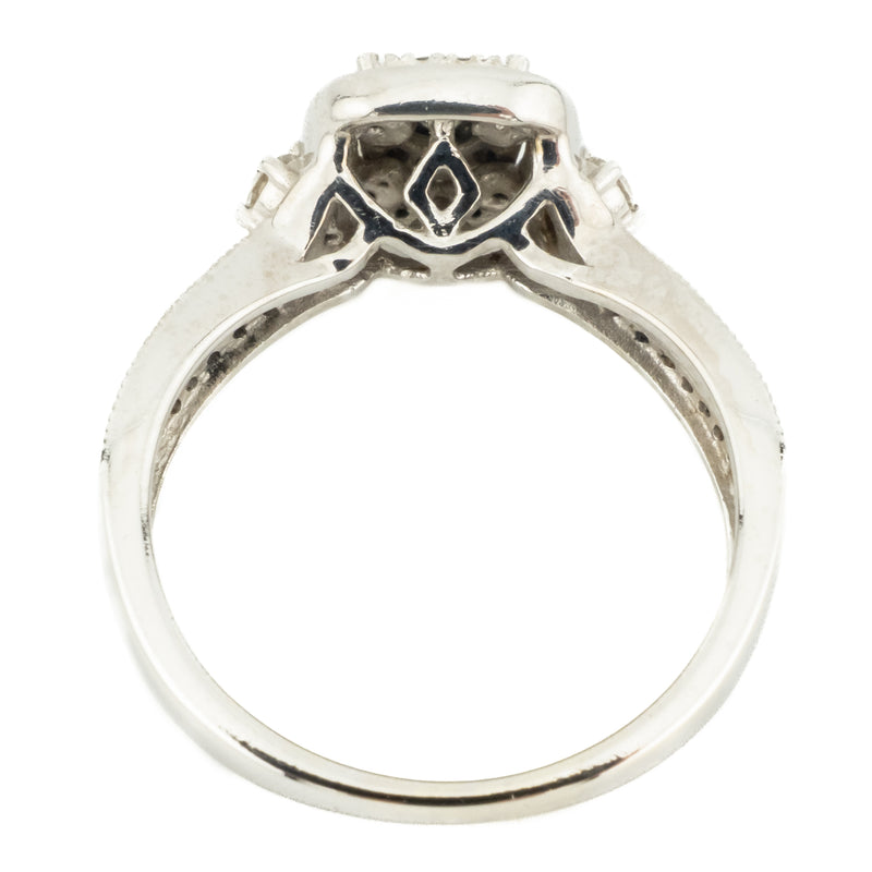 0.53ctw Round Diamond Halo Ring in 14K White Gold - Size 7