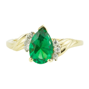 2.30ctw Pear Cut Emerald with Diamond Accents Gemstone Ring in 14K Yellow Gold - Size 7.25