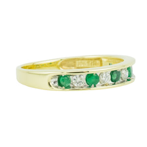 0.40ctw Round Emerald and 0.30ctw Diamond Accented Band in 10K Yellow Gold - Size 8.5