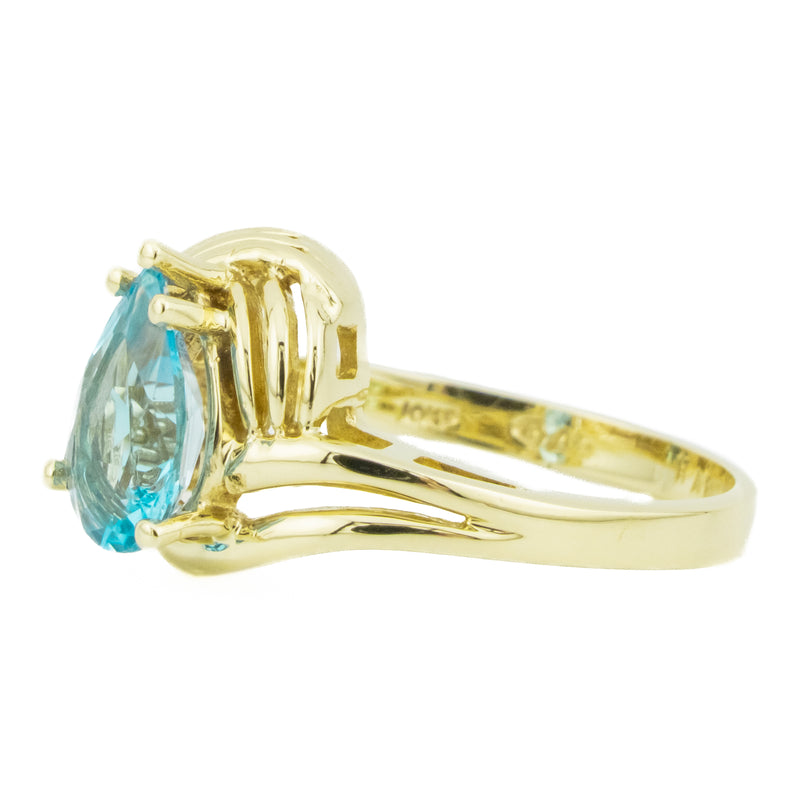 1.25ctw Pear Shape Blue Topaz with Diamond Accents Ring in 10K Yellow Gold - Size 6