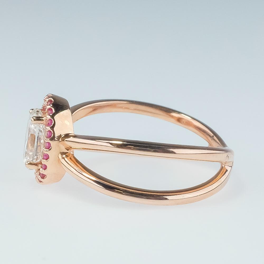 ROSE GOLD FASHION RING WITH OVAL PINK SAPPHIRE AND ROUND DIAMONDS